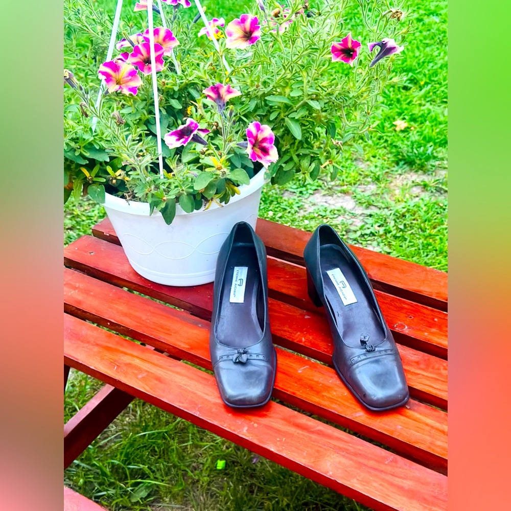 Etienne Aigner Kidman Pumps Genuine Black Leather NWOT US 10M